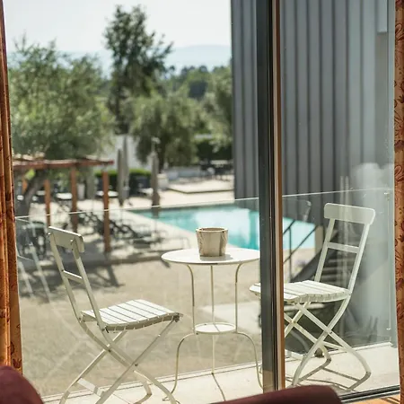 Casas Do Lupo 4* נלאס